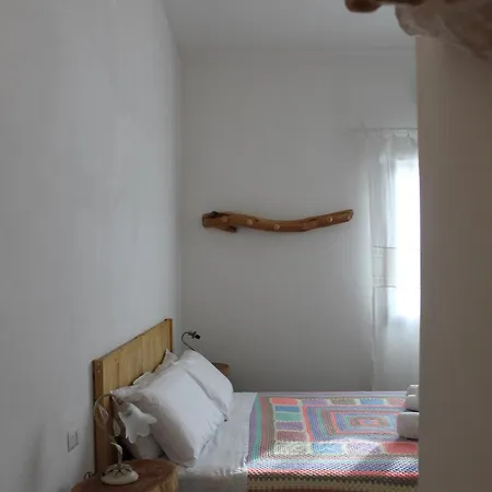 Il Guardiano Delle Due Baie Domus Penzion SantʼAntìoco